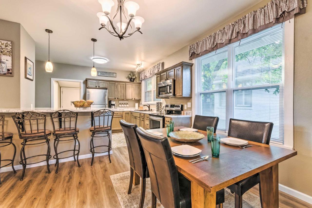 Remodeled Downtown Hot Springs Home With Porch 外观 照片