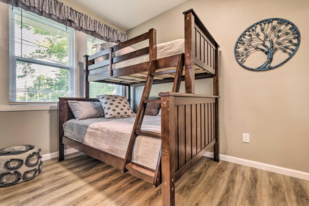 Remodeled Downtown Hot Springs Home With Porch 外观 照片